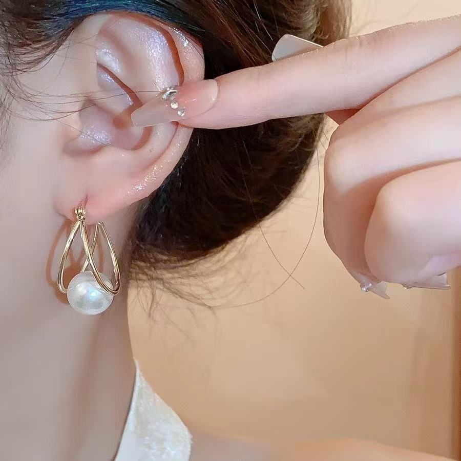Minimal Pearl Drop Earrings Gold Tone