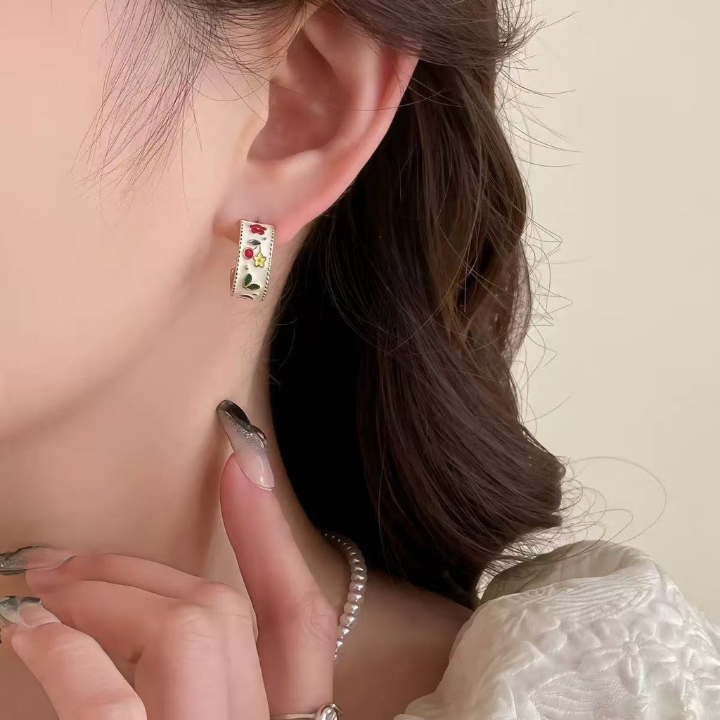 Minimal Floral Stud Earrings with 925 Silver Needle