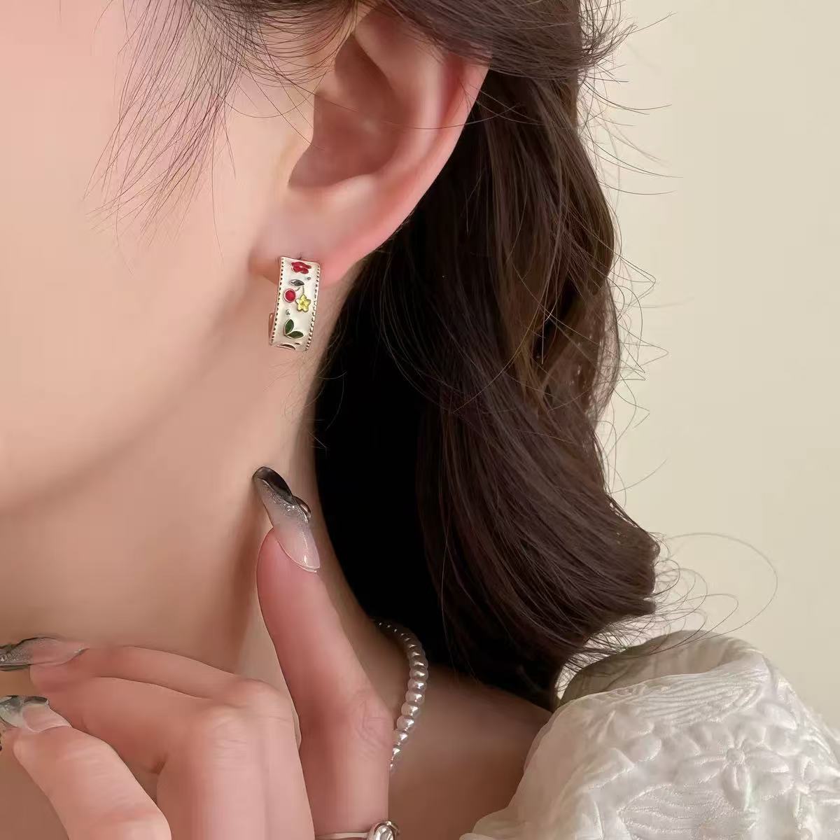 Minimal Floral Stud Earrings with 925 Silver Needle