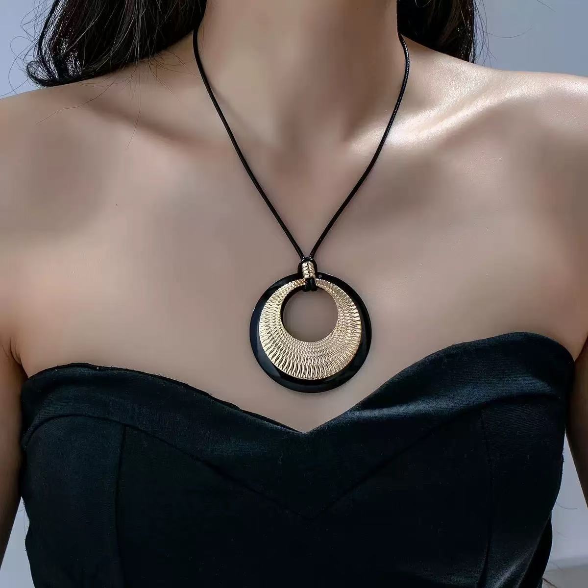 Minimal Hollow Circle Pendant Necklace Wax Rope Chain