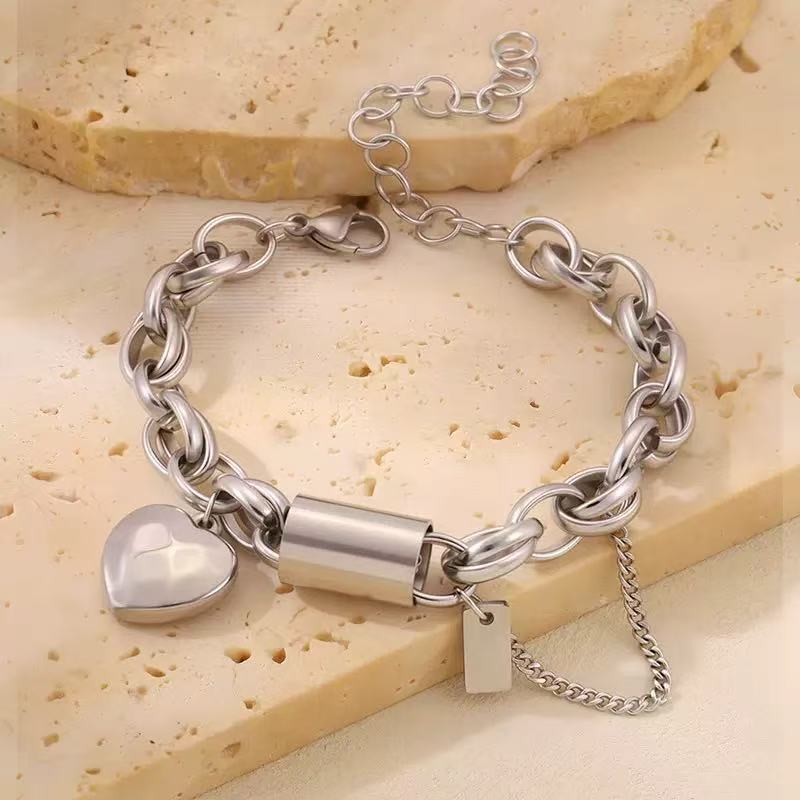 Heart Charm Plated Alloy Chain Bracelet for Women